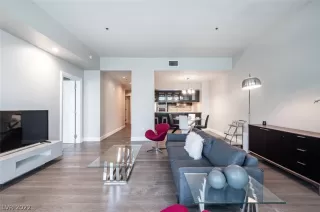 Photo #4: 2390129 Listing