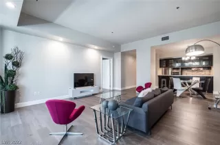 Photo #5: 2390129 Listing