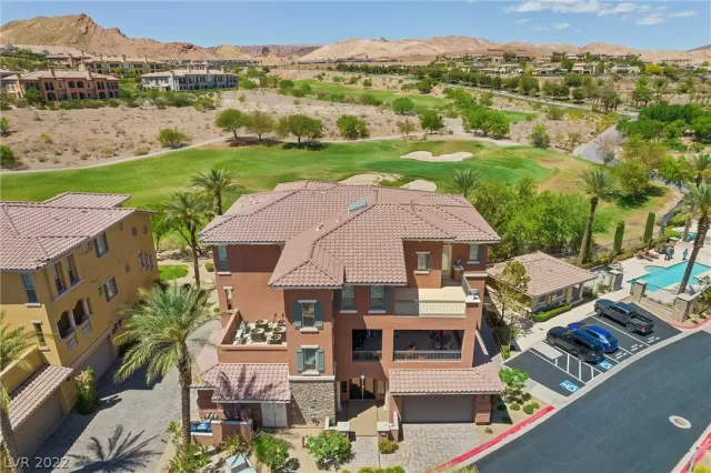 MLS: 2390152 Condo For Sale