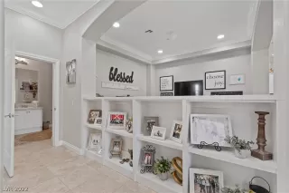 Photo #4: 2390152 Listing 