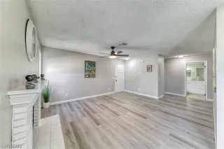 Photo #2: 2390157 Listing 