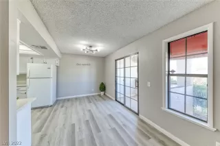 Photo #4: 2390157 Listing 