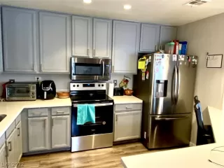 Photo #1: 2390186 Listing 