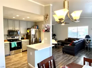 Photo #2: 2390186 Listing 