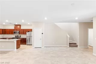 Photo #3: 2390198 Listing 