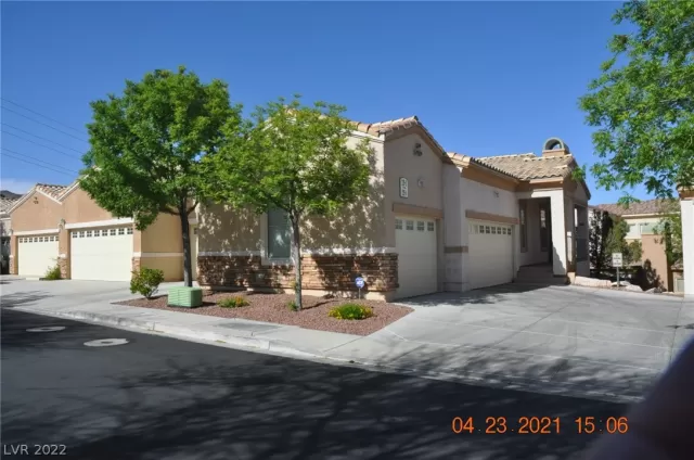 MLS: 2390200 Condo For Sale