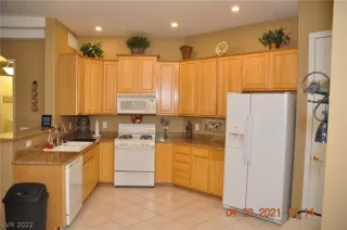 Photo #2: 2390200 Listing 