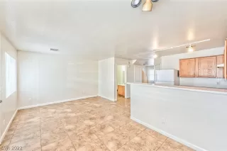 Photo #3: 2390247 Listing 