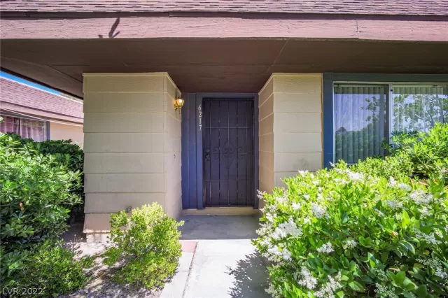 MLS: 2390248 Condo For Sale