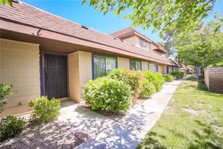 Photo #1: 2390248 Listing