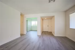 Photo #2: 2390248 Listing