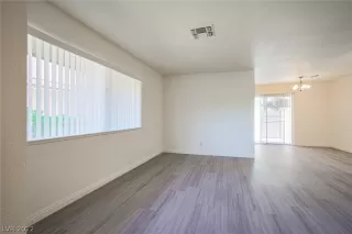 Photo #3: 2390248 Listing