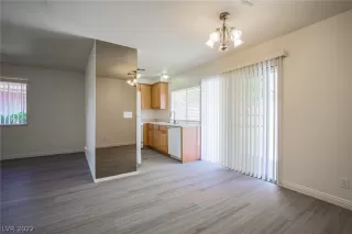 Photo #4: 2390248 Listing