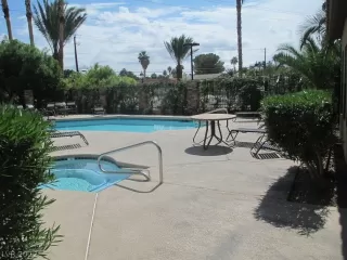 Photo #3: 2390250 Listing 