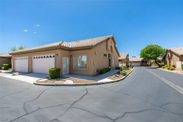 MLS: 2390252 Condo For Sale