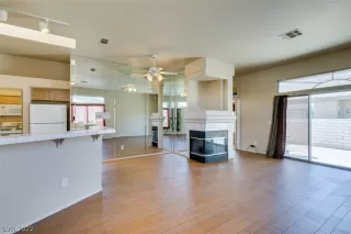 Photo #1: 2390252 Listing