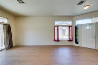 Photo #4: 2390252 Listing