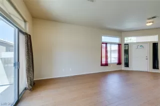 Photo #6: 2390252 Listing