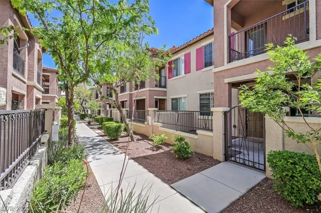 MLS: 2390261 Condo For Sale