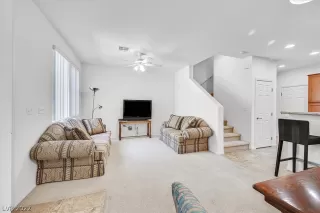 Photo #2: 2390261 Listing