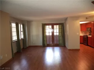 Photo #3: 2390311 Listing 