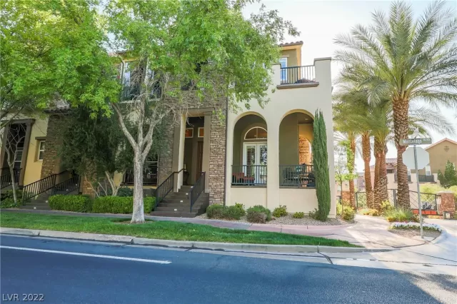 MLS: 2390327 Condo For Sale