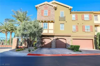 Photo #1: 2390327 Listing