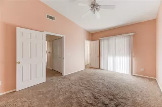 Photo #5: 2390368 Listing 