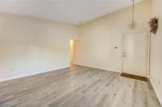 Photo #5: 2390395 Listing