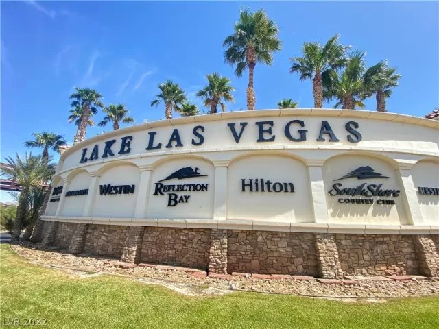 MLS: 2390404 Condo For Sale