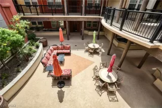 Photo #5: 2390404 Listing 