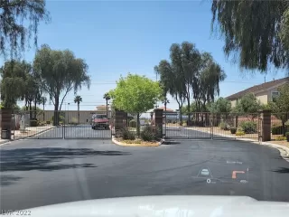 Photo #3: 2390440 Listing 