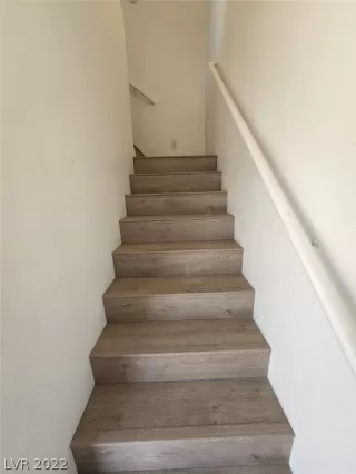 Photo #6: 2390440 Listing 