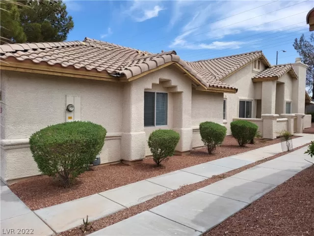 MLS: 2390446 Condo For Sale