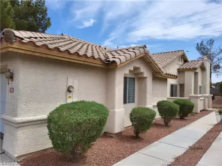 Photo #1: 2390446 Listing