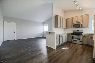 Photo #6: 2390465 Listing 