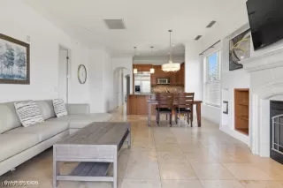 Photo #5: 2390480 Listing 