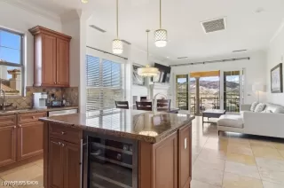 Photo #6: 2390480 Listing 