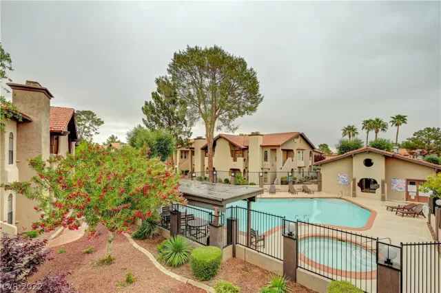 MLS: 2390487 Condo For Sale