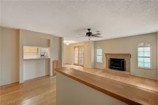 Photo #2: 2390487 Listing 