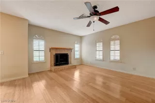 Photo #4: 2390487 Listing 