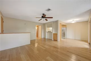 Photo #6: 2390487 Listing 