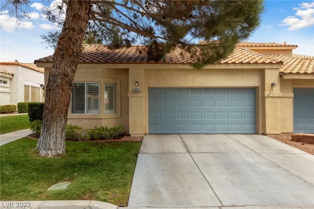 MLS: 2390586 Condo For Sale