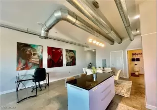 Photo #3: 2390615 Listing 