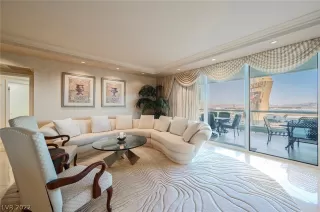 Photo #6: 2390622 Listing