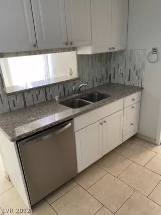 Photo #1: 2390623 Listing 