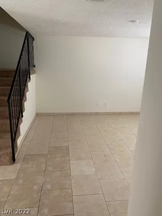 Photo #3: 2390623 Listing 