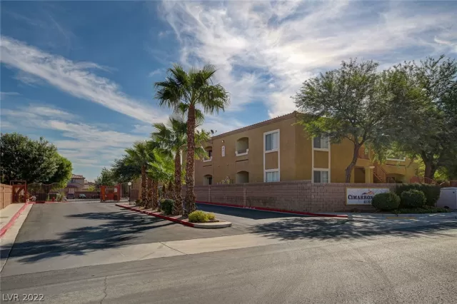 MLS: 2390631 Condo For Sale