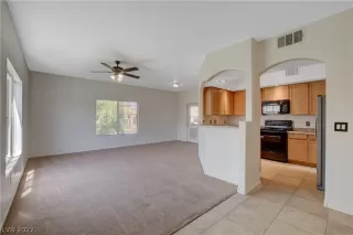 Photo #4: 2390631 Listing