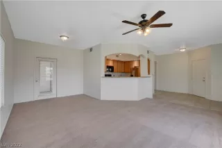 Photo #5: 2390631 Listing